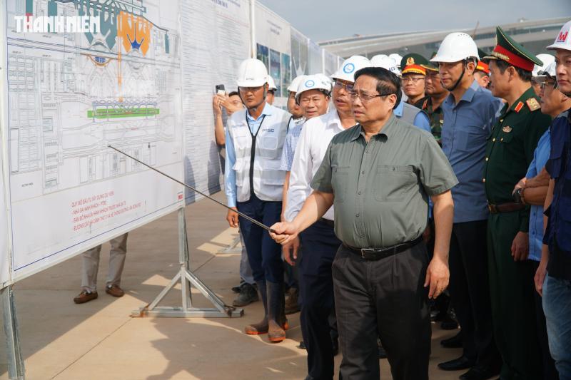 Thủ tướng kiểm tra sân bay Long Thành trước ngày đón chuyến bay đầu tiên ngày 19.12- Ảnh 2.