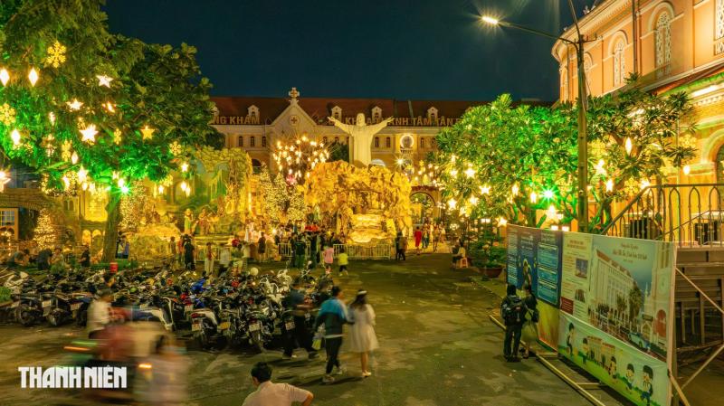 Nhà thờ Đức Bà, Tân Định thành điểm hẹn ban đêm của người Sài Gòn - Ảnh 5.