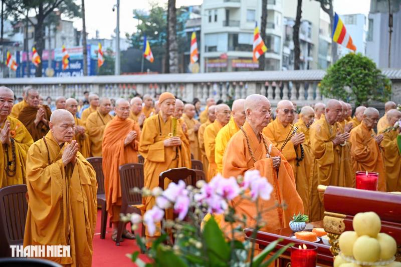 An vị vĩnh viễn xá lợi trái tim Bồ tát Thích Quảng Đức tại Việt Nam QuốcTự  - Ảnh 3.