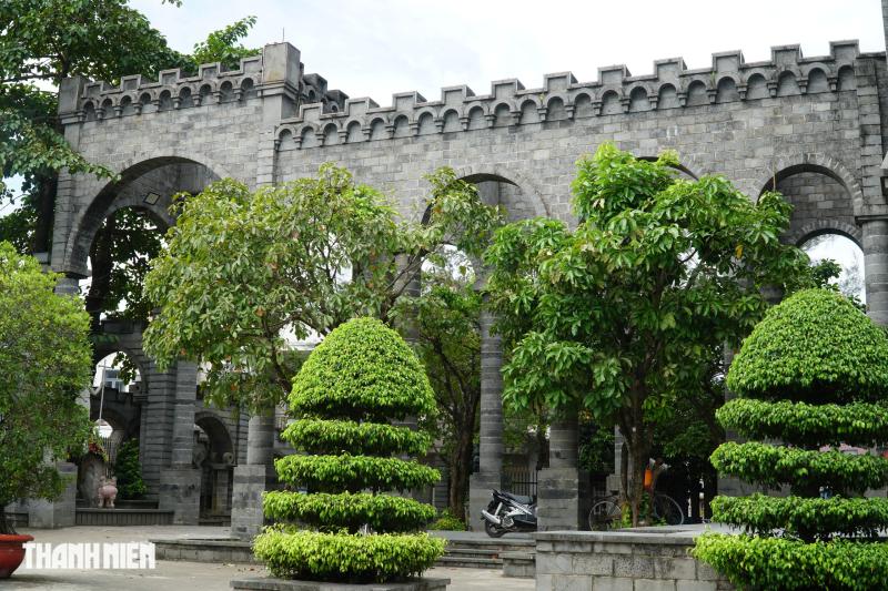 Những nhà thờ độc đáo ở Đồng Nai: Nguy nga tòa Thánh đường bằng đá magma - Ảnh 10.