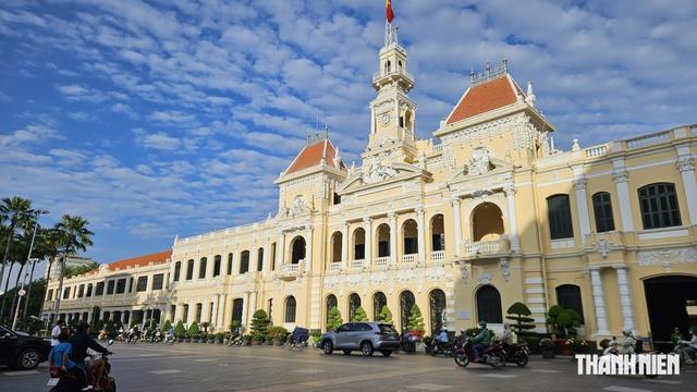 Trung tâm Phục vụ hành chính công TP.HCM tuyển 190 viên chức, ưu tiên thạc sĩ - Ảnh 1.