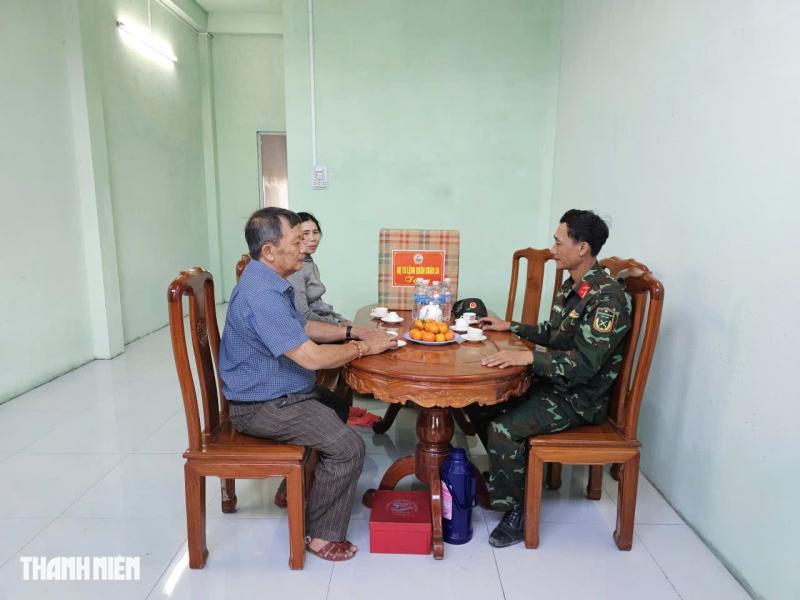 Dân cư dưới thủy điện Sông Ba Hạ: Bộ đội bàn giao nhà tránh lũ mới - Ảnh 4.