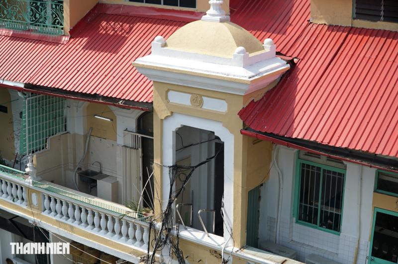 Hàng loạt nhà cổ mặt tiền đường Lê Lợi ‘thay áo mới’, nhiều màu sắc - Ảnh 7.