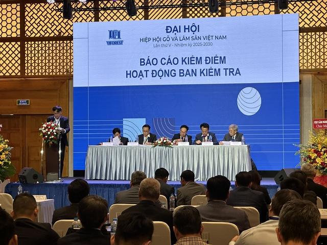 Ngành gỗ Việt Nam chuyển từ gia công sang tự thiết kế và xây dựng thương hiệu- Ảnh 1.
