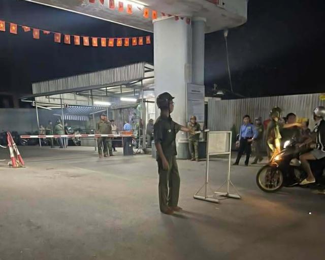 Vụ bảo vệ bị đâm tử vong ở cổng bệnh viện: Xác định nguyên nhân ban đầu- Ảnh 2.
