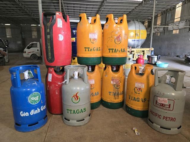 Công an TP.HCM khởi tố 4 bị can trong đường dây gas giả quy mô lớn- Ảnh 3.