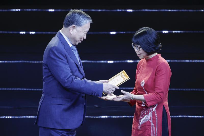 Tổng Bí thư Tô Lâm: Mỗi cán bộ đảng viên phải là những người truyền cảm hứng
- Ảnh 7.