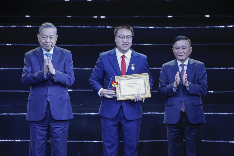 Tổng Bí thư Tô Lâm: Mỗi cán bộ đảng viên phải là những người truyền cảm hứng
- Ảnh 6.