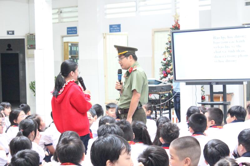 Câu nói 'đồ bị hiếp dâm', bạo lực học đường tàn nhẫn khiến nữ sinh tự sát - Ảnh 3.