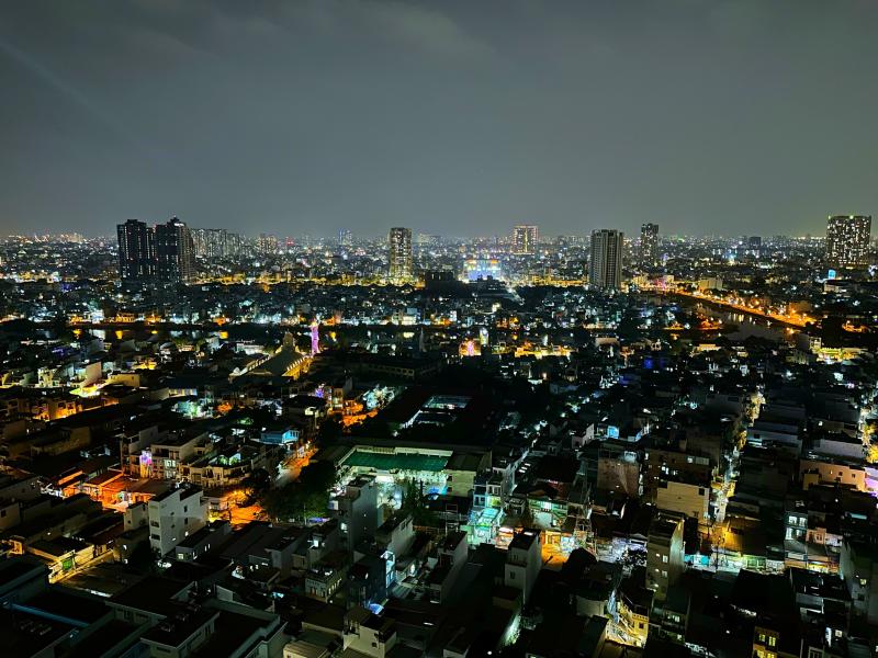 Tối nay xóm đạo Phạm Thế Hiển lớn nhất TP.HCM lên đèn: Rực rỡ Giáng sinh 2025 - Ảnh 1.