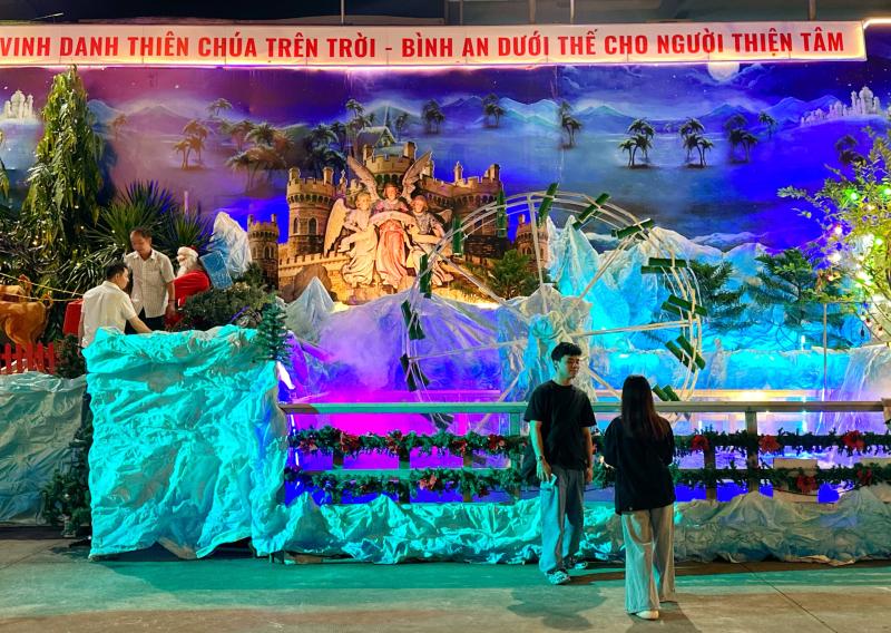 Xóm đạo lớn nhất TP.HCM: 4 km đường Phạm Thế Hiển có 5 nhà thờ rực rỡ - Ảnh 5.