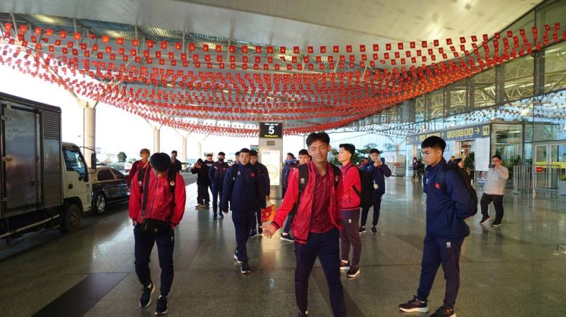 U.23 Việt Nam lên đường sang Qatar tập huấn, sẵn sàng tạo tiếng vang ở VCK U.23 châu Á- Ảnh 3.