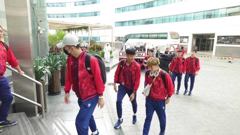 U.23 Việt Nam hạ cánh Qatar an toàn, sẵn sàng chuyến tập huấn để mơ kỳ tích châu Á- Ảnh 3.