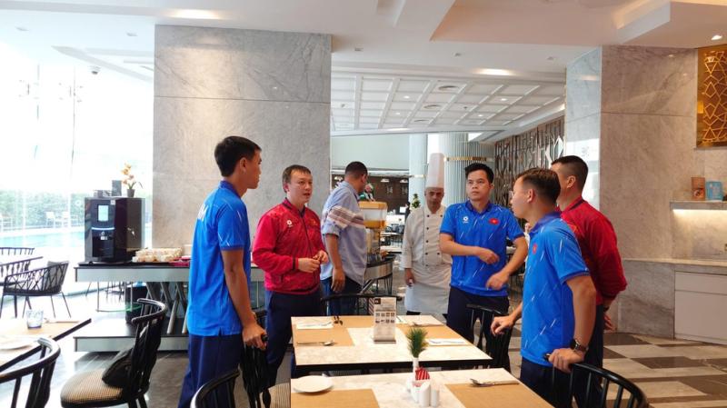 U.23 Việt Nam hạ cánh Qatar an toàn, sẵn sàng chuyến tập huấn để mơ kỳ tích châu Á- Ảnh 5.