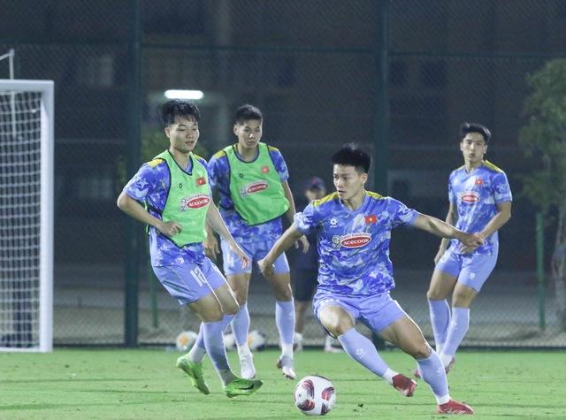 CĐV Thái Lan lại trầm trồ khen bóng đá Việt Nam đi trước thời đại khi cử đội U.21 đá ASIAD
- Ảnh 2.