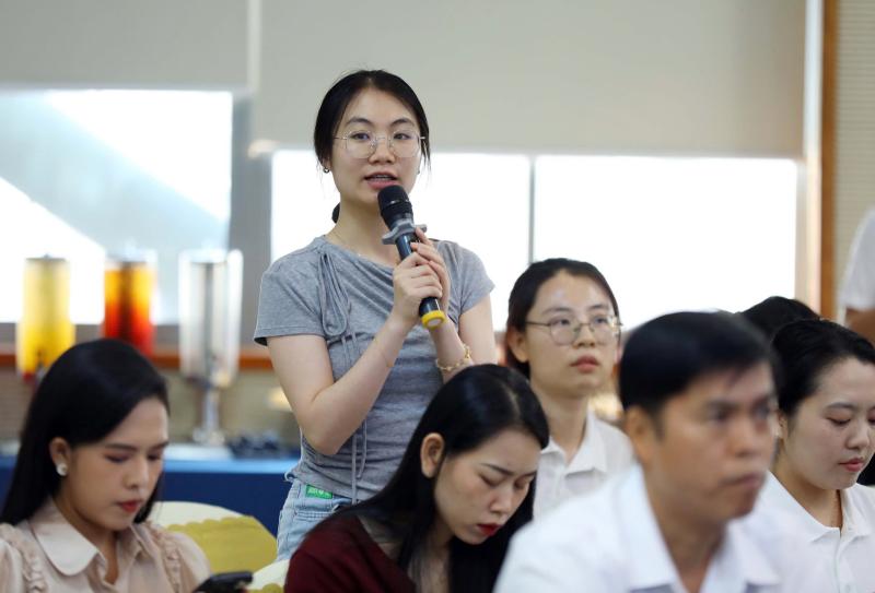 Giảng viên và nghiên cứu sinh ĐH Truyền thông Trung Quốc thăm tòa soạn Báo Thanh Niên - Ảnh 5.