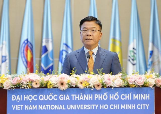 Phó Thủ tướng Chính phủ trao quyết định bổ nhiệm Giám đốc ĐH Quốc gia TP.HCM - Ảnh 2.