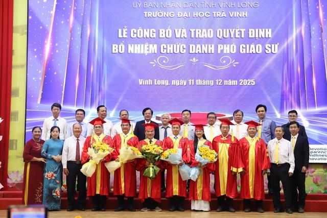 Hiệu trưởng Trường Y Dược - Trường ĐH Trà Vinh được phong Anh hùng lao động- Ảnh 2.