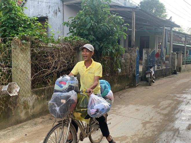 Người Đắk Lắk gom quà cứu trợ gửi vùng lũ lụt Lâm Đồng: 'Lá rách đùm lá tả tơi' - Ảnh 4.