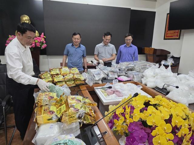 Phá đường dây ma túy xuyên quốc gia siêu 'khủng' giao dịch 1.500 tỉ trong 3 tháng- Ảnh 2.
