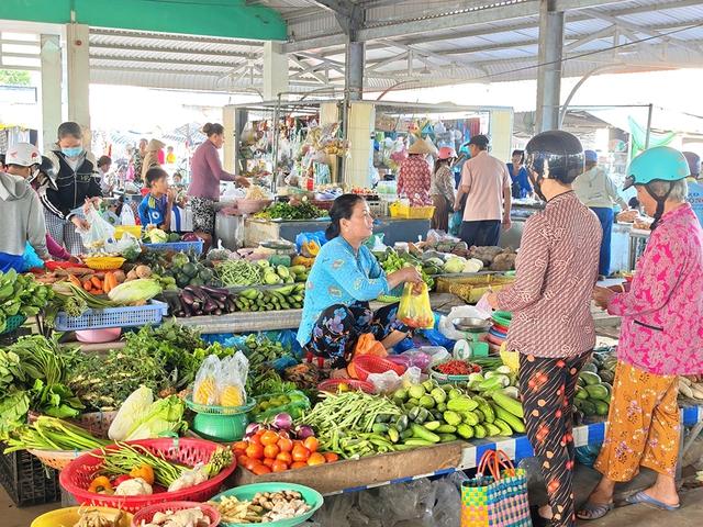 Rau xanh hạ nhiệt, ớt và thanh long sốt giá- Ảnh 1.