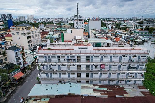 Lăng kính bạn đọc: Bảo vệ người ở trọ được hưởng giá điện theo quy định - Ảnh 1.
