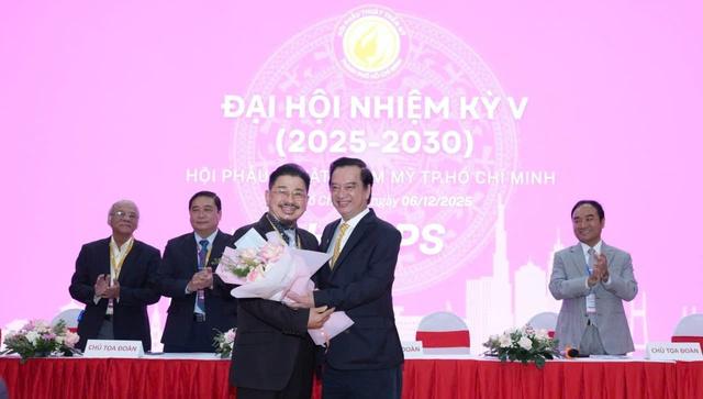 PGS-TS Nguyễn Thanh Vân làm Chủ tịch Hội phẫu thuật thẩm mỹ TP.HCM - Ảnh 1.