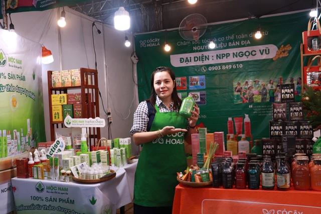 Món ngon ba miền hội tụ, phiên chợ nông sản vùng miền Bình Đông hút khách - Ảnh 5.