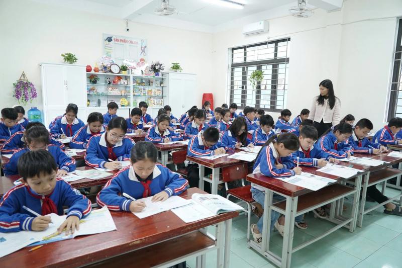 Nghịch lý giáo dục Quảng Trị: Thiếu giáo viên nhưng vẫn phải tinh giản biên chế - Ảnh 1.