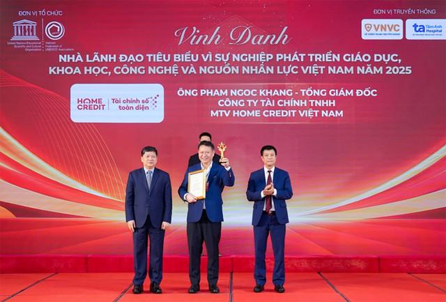 Home Credit được Liên hiệp các Hội UNESCO Việt Nam vinh danh Top 10 Đơn vị tiêu biểu xuất sắc
- Ảnh 1.