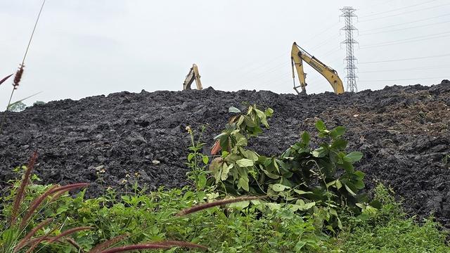 Thâm nhập 'đại công trường' san lấp trái phép: San lấp vô tội vạ - Ảnh 4.
