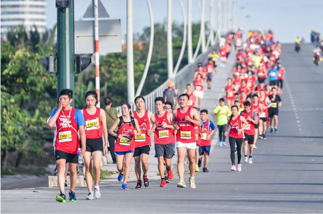 TP.HCM cấm xe nhiều tuyến đường trung tâm TP.HCM phục vụ giải Marathon quốc tế - Ảnh 1.