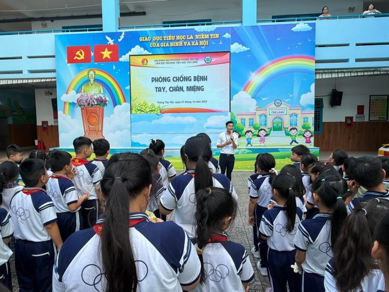 Vi rút EV71 độc lực mạnh nhất gây bệnh tay chân miệng nặng, cần đề phòng gì?- Ảnh 4.