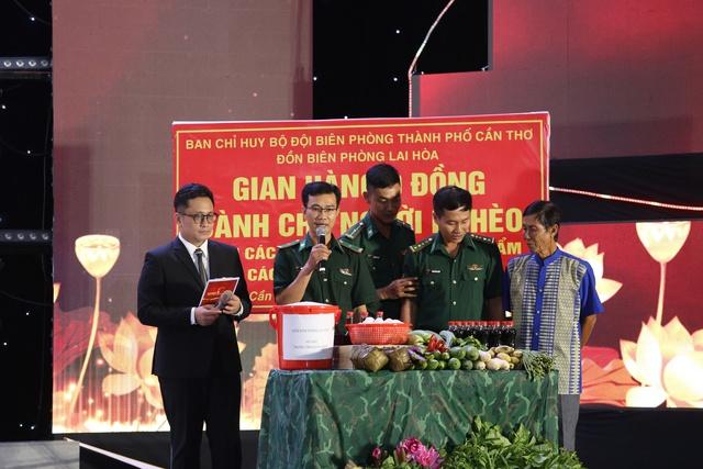 Tôn vinh gương điển hình học tập và làm theo gương Bác Hồ tại Tây Ninh - Ảnh 2.