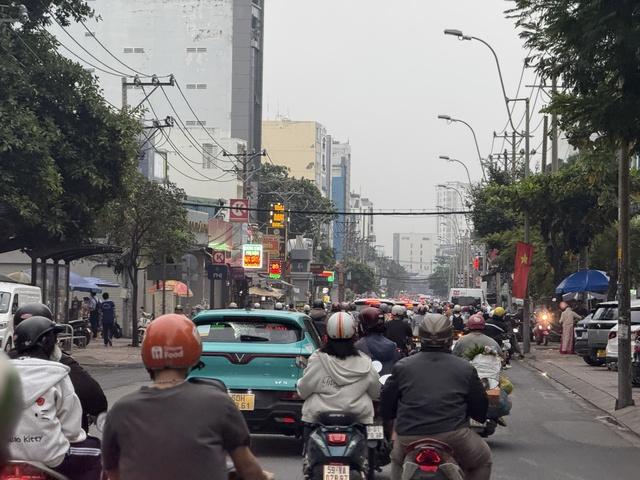 Thời tiết TP.HCM hôm nay 4.12 có mưa lớn, triều cường dâng cao: Nơi nào ngập nước? - Ảnh 3.