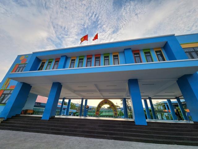 Giáo viên phản ánh nhà trường yêu cầu 'đúng giờ tuyệt đối', hiệu trưởng nói gì? - Ảnh 1.