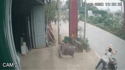 Người vi phạm đẩy đại úy CSGT vào đầu xe tải do không được bỏ qua lỗi- Ảnh 2.