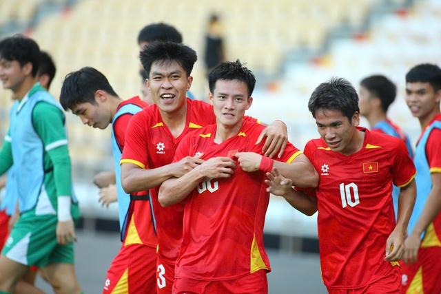 HLV Kim Sang-sik lên kế hoạch ‘nóng’ khi Thanh Nhàn chấn thương: U.23 Việt Nam đã có...- Ảnh 2.