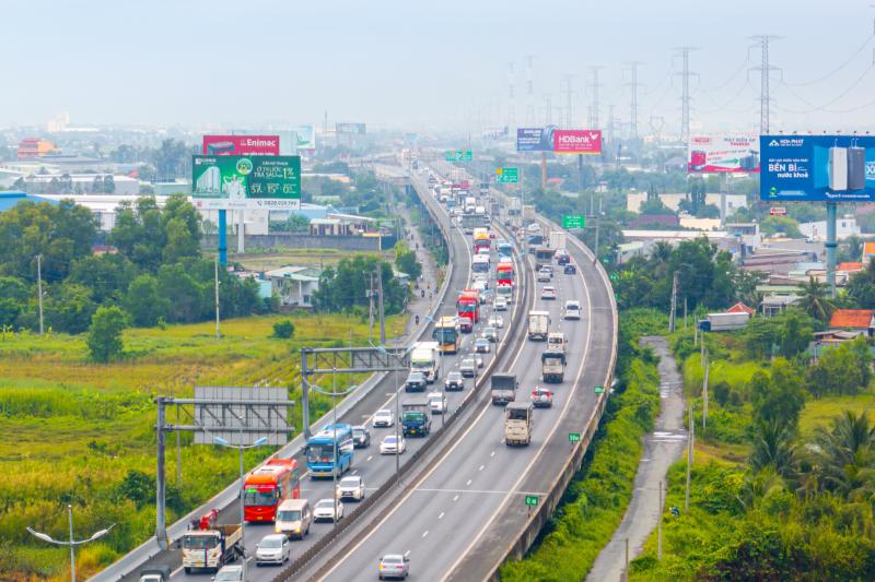 Cao tốc TP.HCM đi miền Tây trước ngày được mở rộng- Ảnh 8.