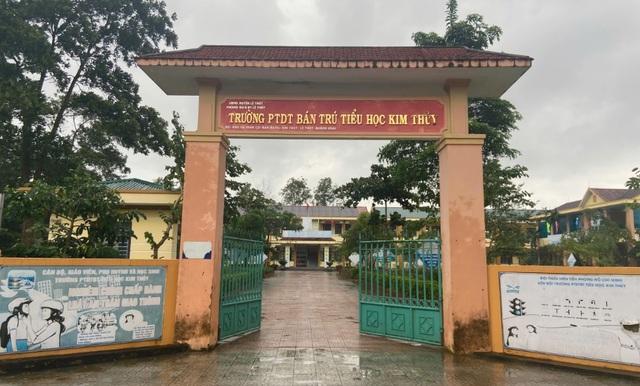 Cách chức hiệu trưởng, phó hiệu trưởng vụ học sinh ngộ độc tại Quảng Trị- Ảnh 2.