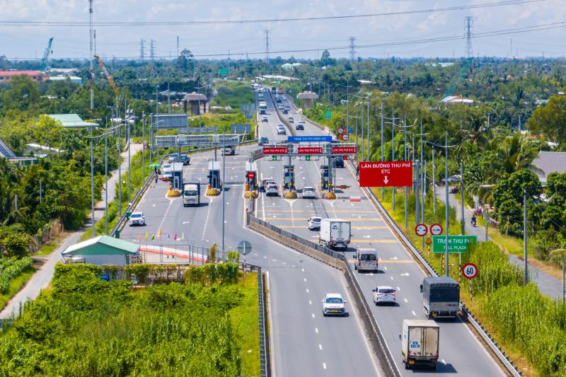 Cao tốc TP.HCM đi miền Tây trước ngày được mở rộng- Ảnh 2.