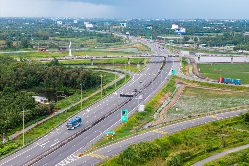 Cao tốc TP.HCM đi miền Tây trước ngày được mở rộng- Ảnh 4.