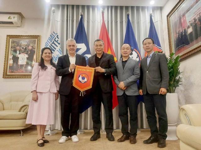 FIFA khảo sát đặc biệt bóng đá Việt Nam, Chủ tịch VFF nói những lời tâm huyết - Ảnh 1.