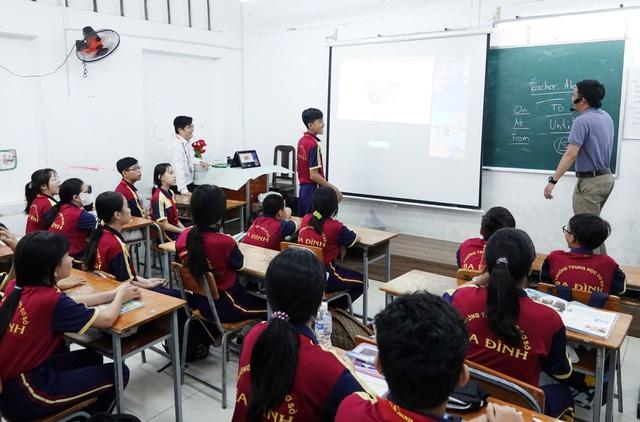 Tiếng Anh là ngôn ngữ thứ hai: Đề xuất giải pháp phù hợp với điều kiện VN - Ảnh 1.