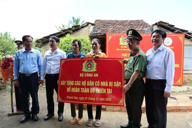 Công an khánh hòa khởi công xây nhà cho dân Trong Chiến dịch Quang Trung - Ảnh 2.
