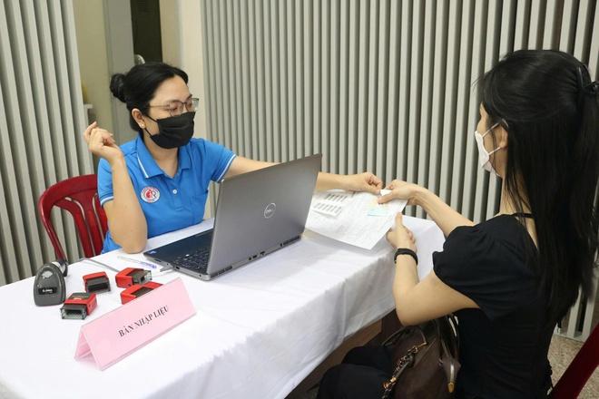 Tổng giám mục giáo phận TP.HCM kêu gọi hiến máu ở nhà thờ Đức Bà - Ảnh 2.