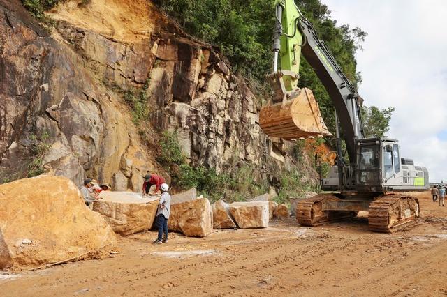 Vì sao chưa thể thông tuyến đèo Khánh Lê ? - Ảnh 1.