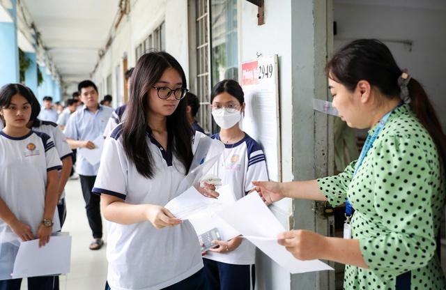Thi tốt nghiệp THPT 2026: Giảm một số giấy tờ liên quan đến thí sinh - Ảnh 1.