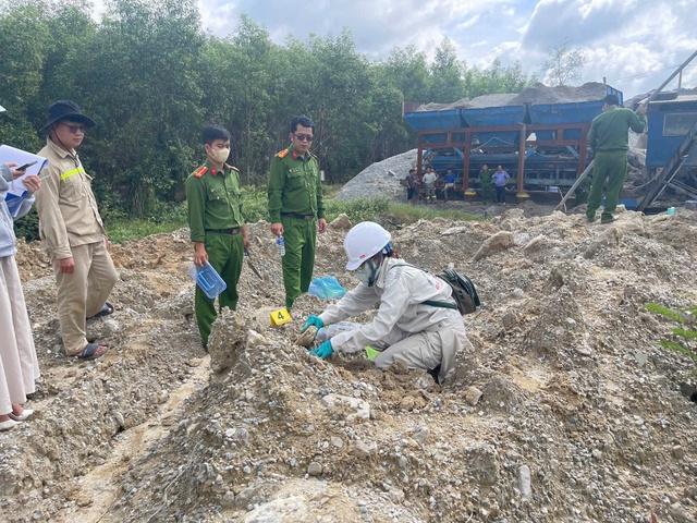 Quảng Ngãi: Phát hiện doanh nghiệp đổ hơn 700 tấn chất thải trái phép ra môi trường - Ảnh 2.