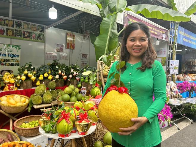 Không còn cảnh 'trên bến dưới thuyền', chợ phiên cận tết tại TP.HCM liệu còn tấp nập? - Ảnh 9.